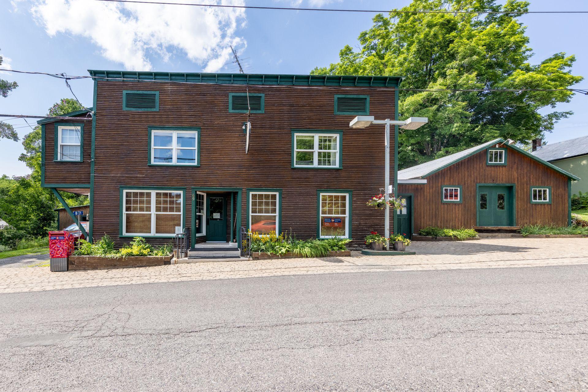









69

 - 71


Ch. Davis

,
Lac-Brome,




QC
J0E1S0

