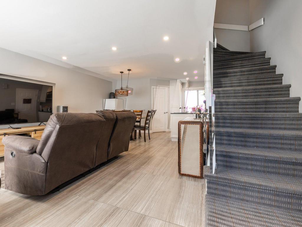 









1874


Rue de Millau

,
Terrebonne (Terrebonne),




QC
J6X4M3

