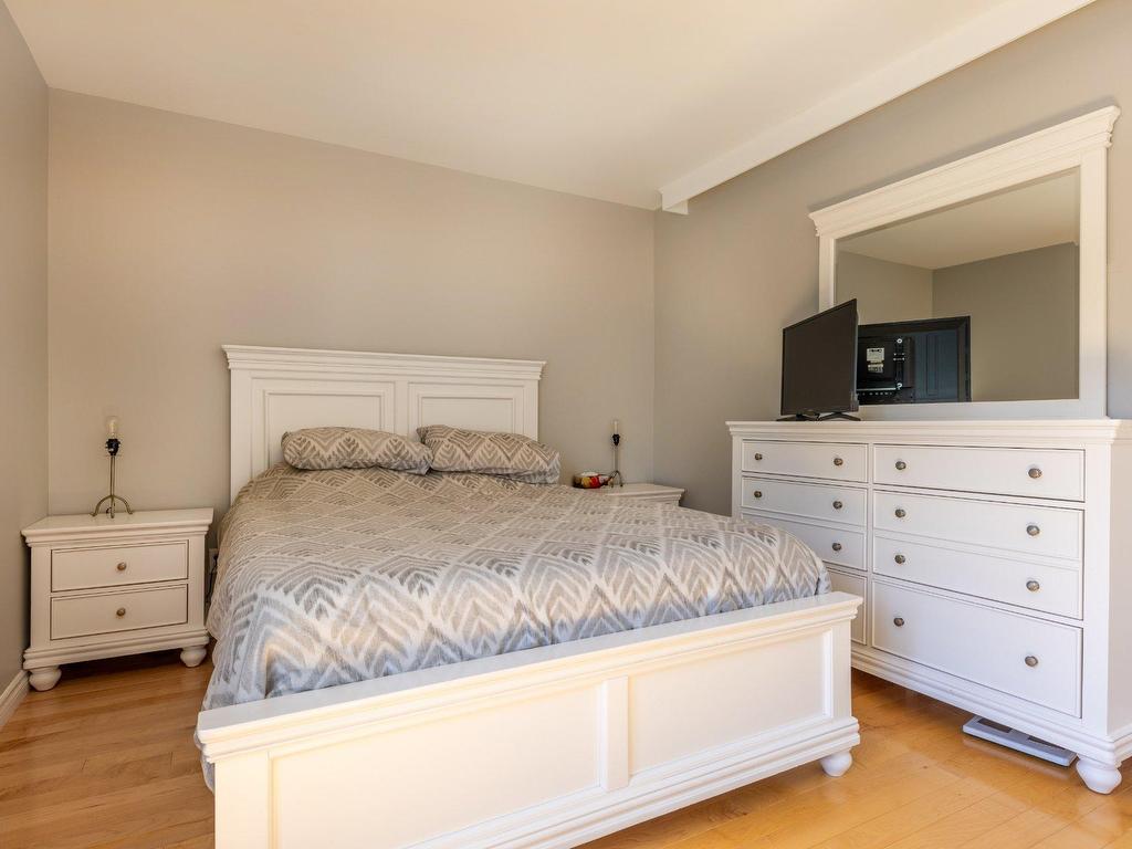 









1874


Rue de Millau

,
Terrebonne (Terrebonne),




QC
J6X4M3

