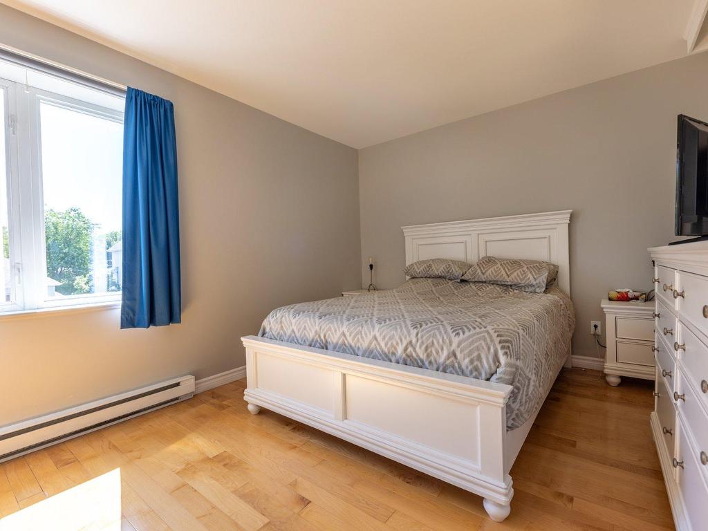 









1874


Rue de Millau

,
Terrebonne (Terrebonne),




QC
J6X4M3

