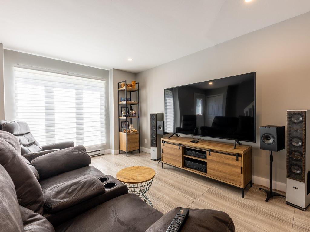 









1874


Rue de Millau

,
Terrebonne (Terrebonne),




QC
J6X4M3

