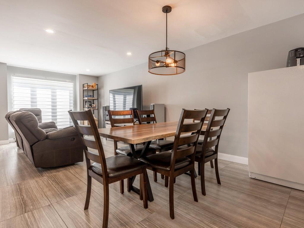 









1874


Rue de Millau

,
Terrebonne (Terrebonne),




QC
J6X4M3

