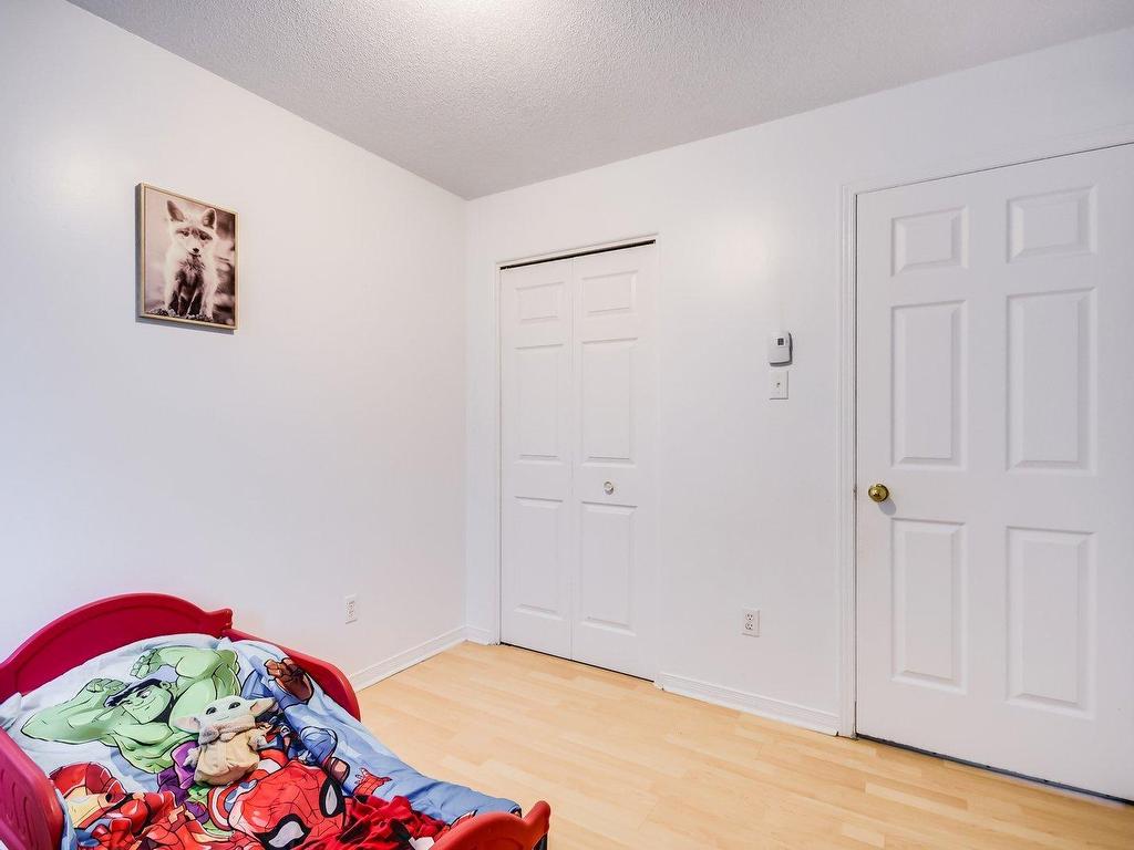 









993


Rue Grandmaison

,
Gatineau (Buckingham),




QC
J8L3Z3

