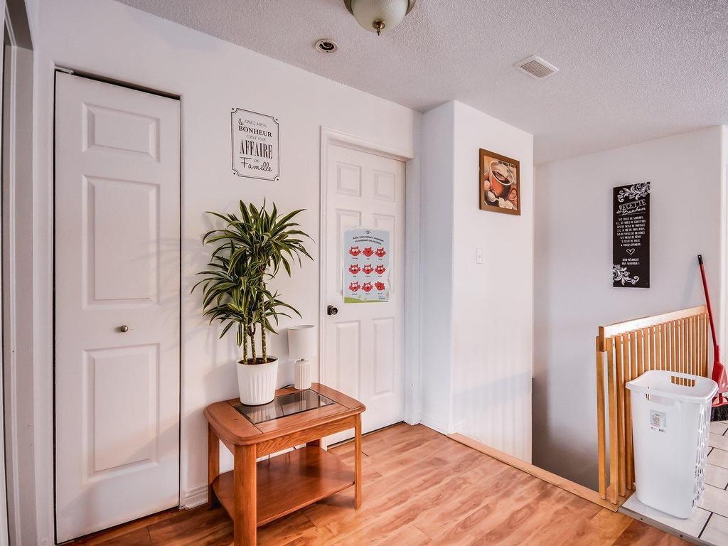 









993


Rue Grandmaison

,
Gatineau (Buckingham),




QC
J8L3Z3

