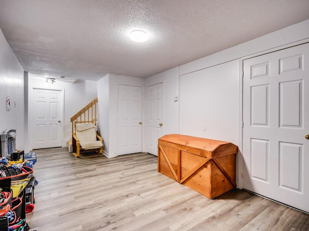 









993


Rue Grandmaison

,
Gatineau (Buckingham),




QC
J8L3Z3


