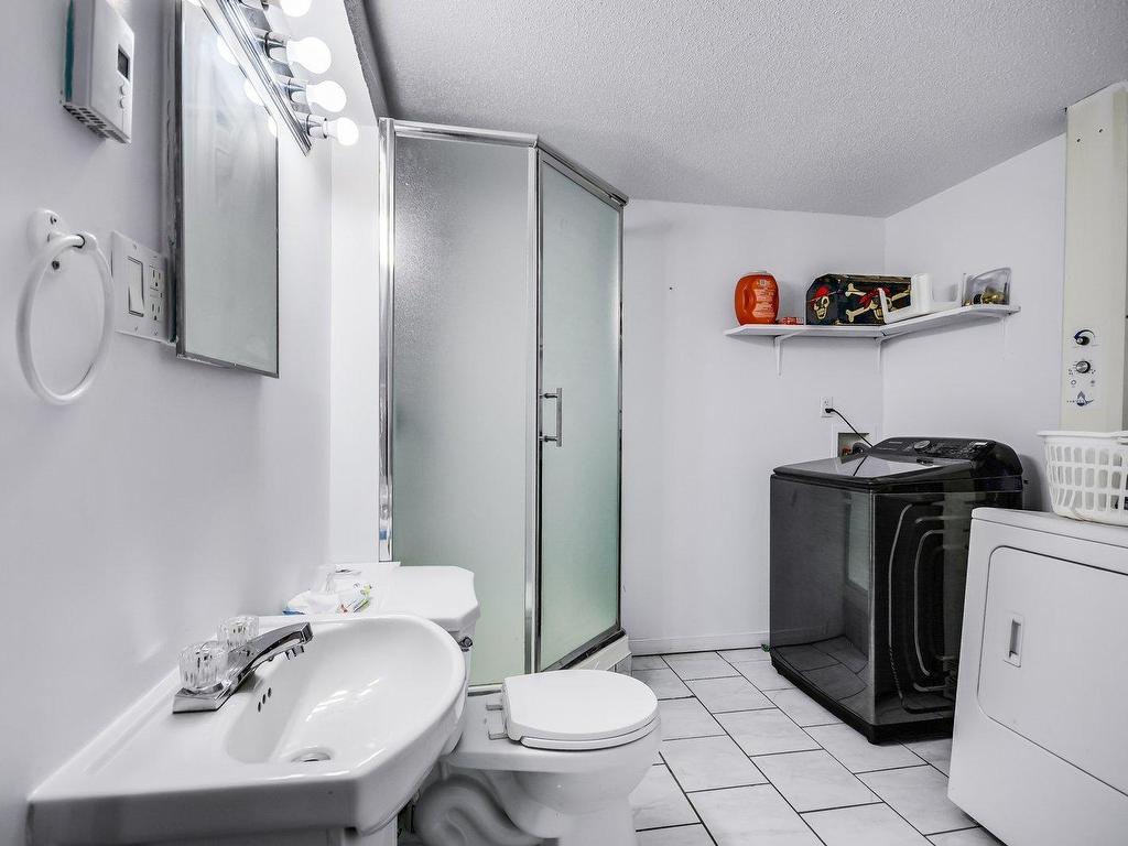 









993


Rue Grandmaison

,
Gatineau (Buckingham),




QC
J8L3Z3

