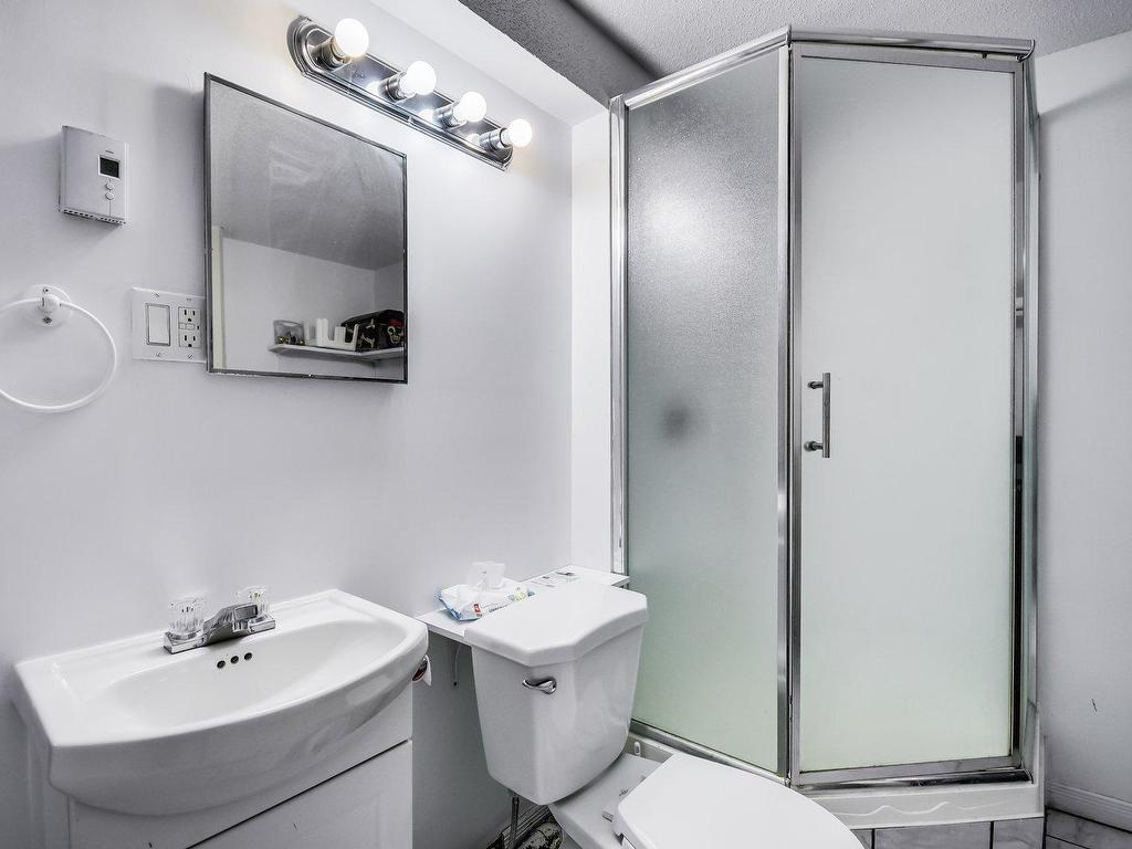 









993


Rue Grandmaison

,
Gatineau (Buckingham),




QC
J8L3Z3

