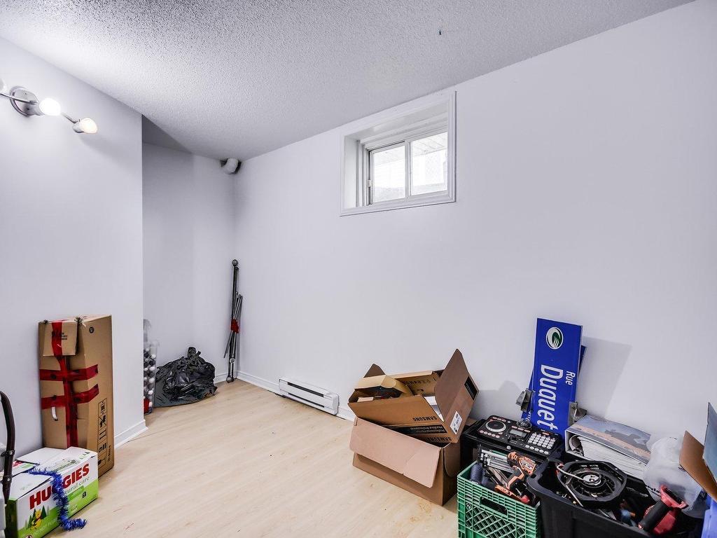 









993


Rue Grandmaison

,
Gatineau (Buckingham),




QC
J8L3Z3

