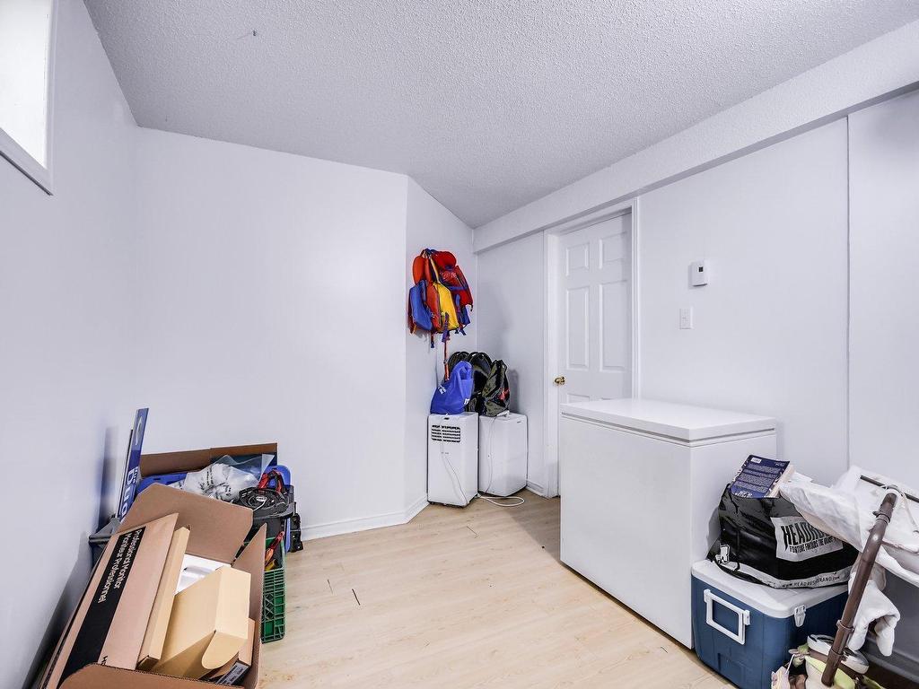 









993


Rue Grandmaison

,
Gatineau (Buckingham),




QC
J8L3Z3

