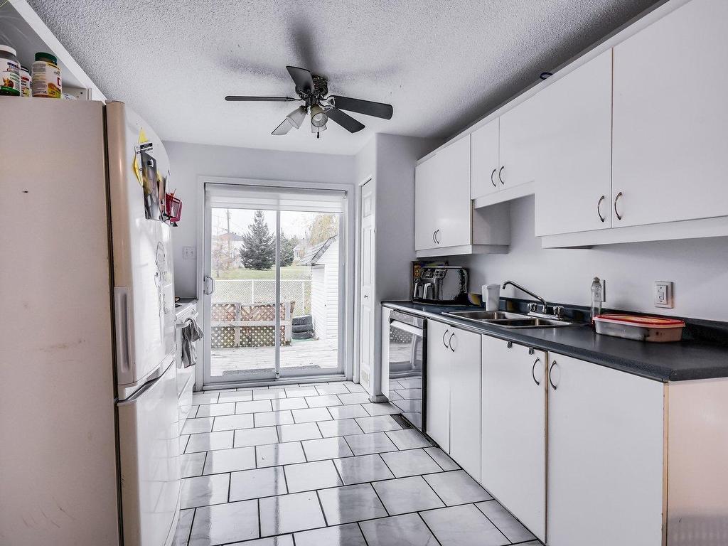 









993


Rue Grandmaison

,
Gatineau (Buckingham),




QC
J8L3Z3

