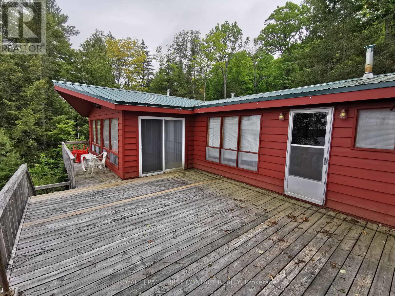 












992 PORTER LANDING ROAD

,
Parry Sound Remote Area,




Ontario
P0H2R0

