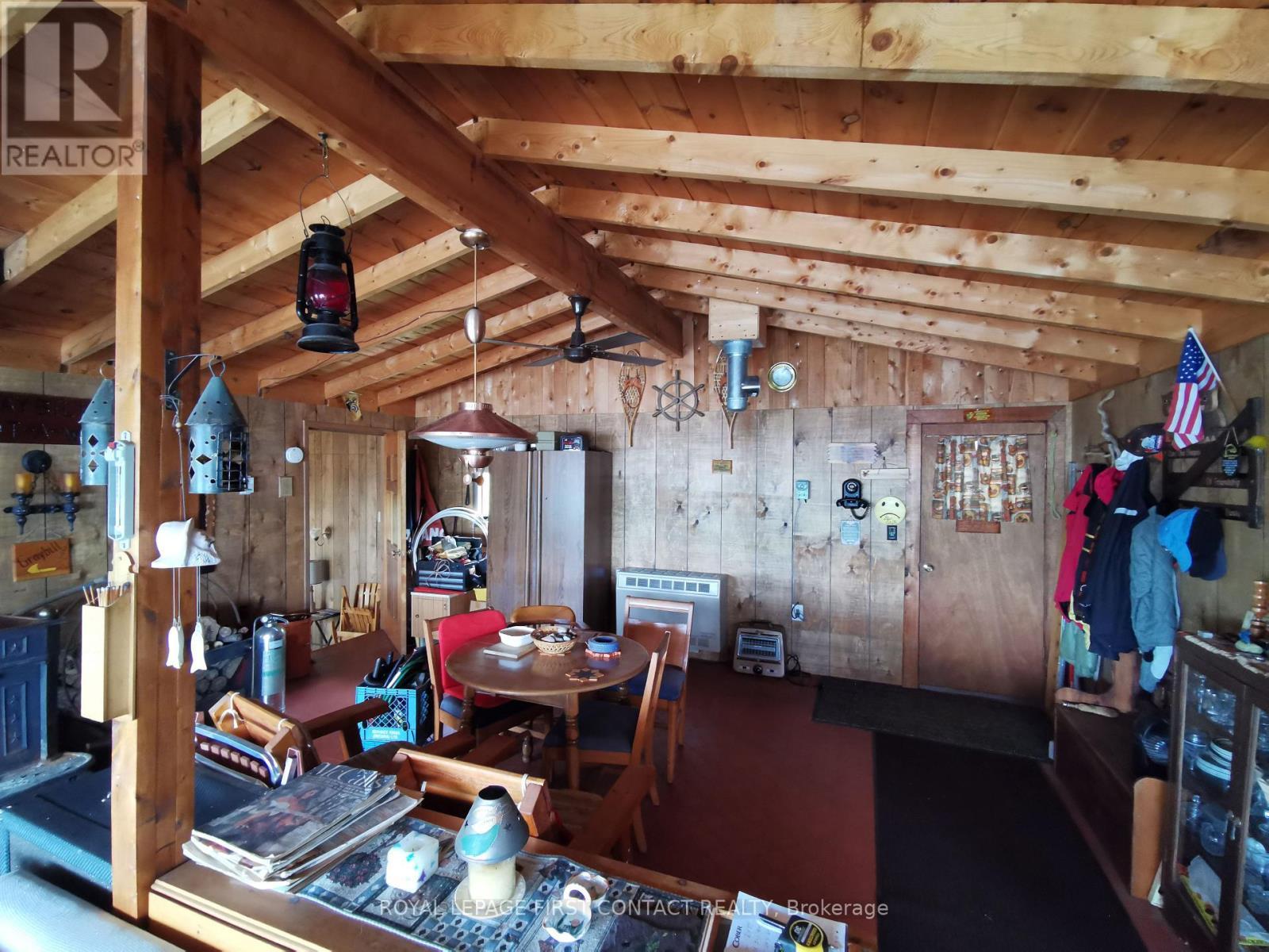 












992 PORTER LANDING ROAD

,
Parry Sound Remote Area,




Ontario
P0H2R0

