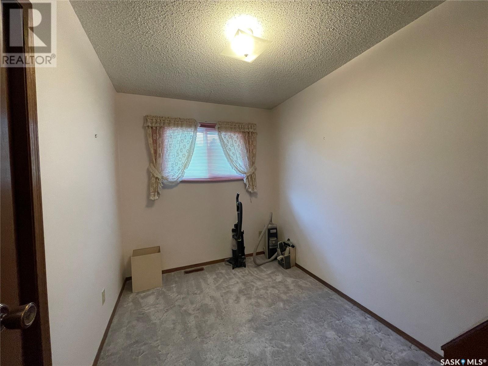 












4 O'Connor COURT

,
Kindersley,




Saskatchewan
S0L1S1

