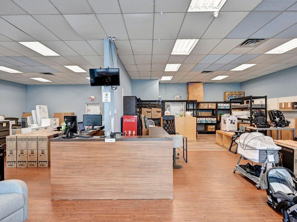 









1950


Rue Ste-Hélène

,
Longueuil (Le Vieux-Longueuil),




QC
J4K3T3

