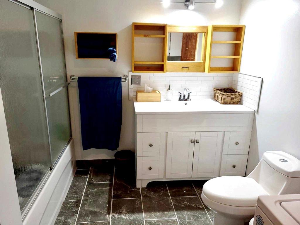 









43


Rue Principale

,
Saint-Charles-Garnier,




QC
G0K1K0

