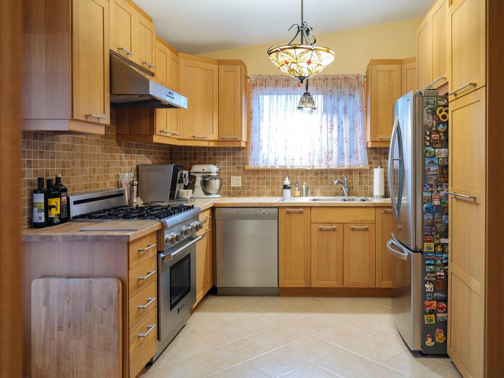 









686


Av. Arnaud

,
Sept-Îles,




QC
G4R3B9

