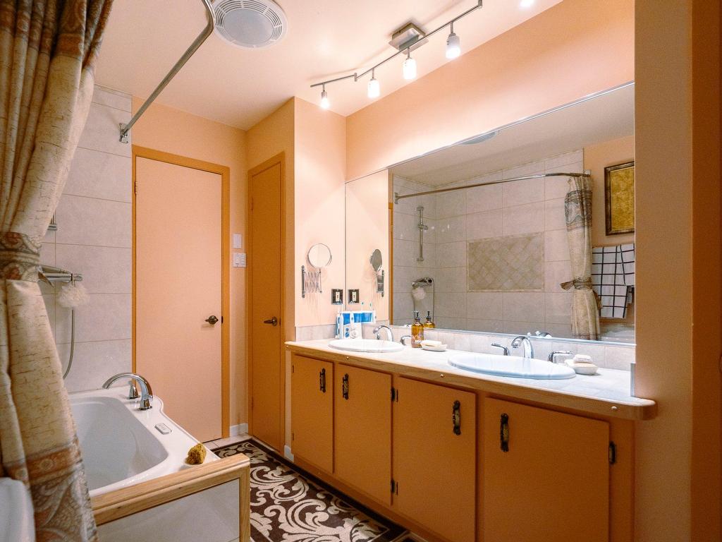 









686


Av. Arnaud

,
Sept-Îles,




QC
G4R3B9

