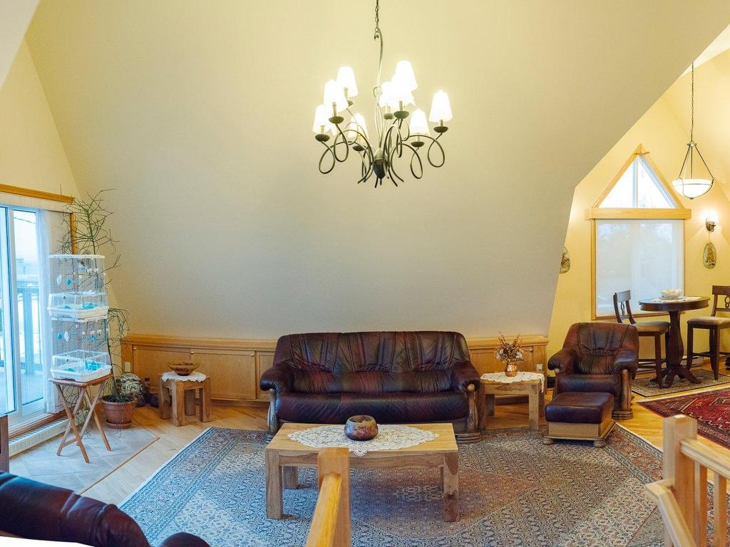 









686


Av. Arnaud

,
Sept-Îles,




QC
G4R3B9

