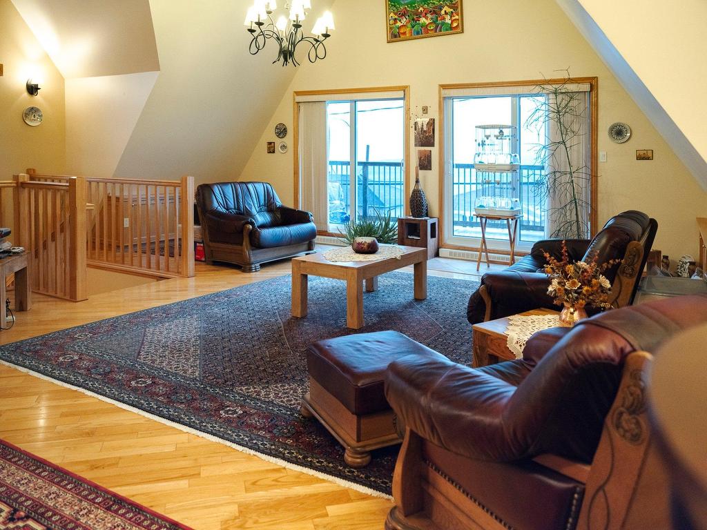 









686


Av. Arnaud

,
Sept-Îles,




QC
G4R3B9

