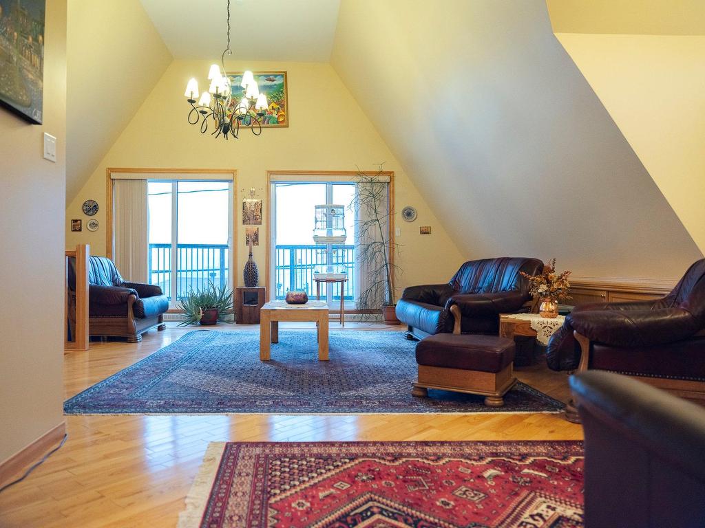 









686


Av. Arnaud

,
Sept-Îles,




QC
G4R3B9


