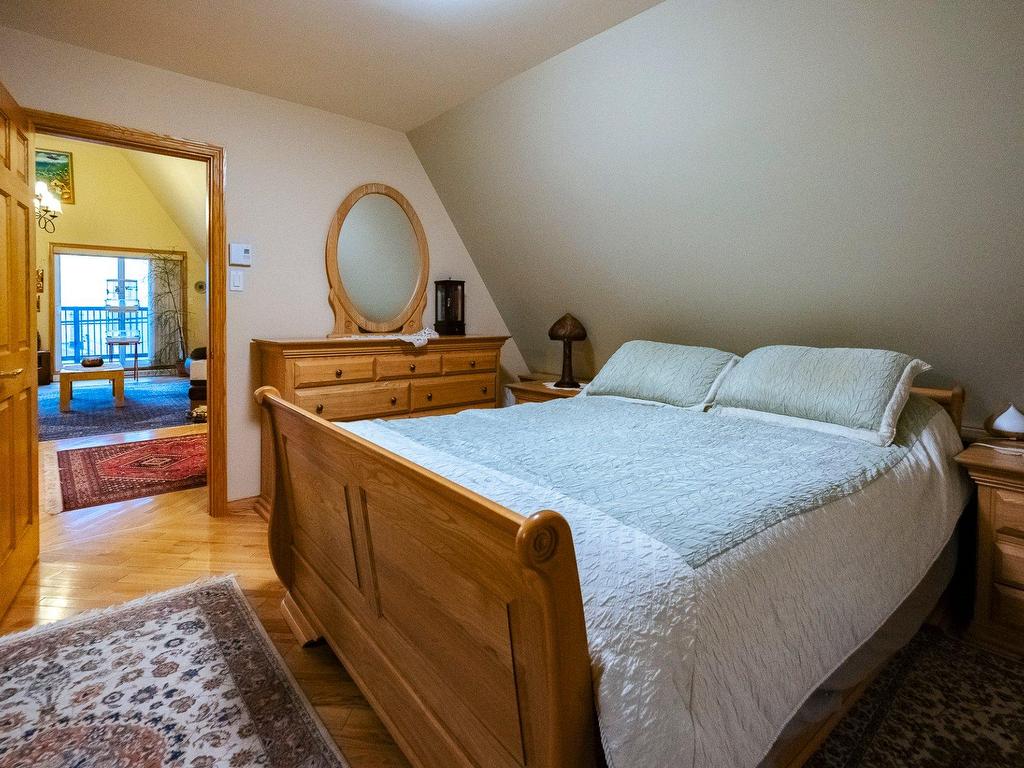 









686


Av. Arnaud

,
Sept-Îles,




QC
G4R3B9

