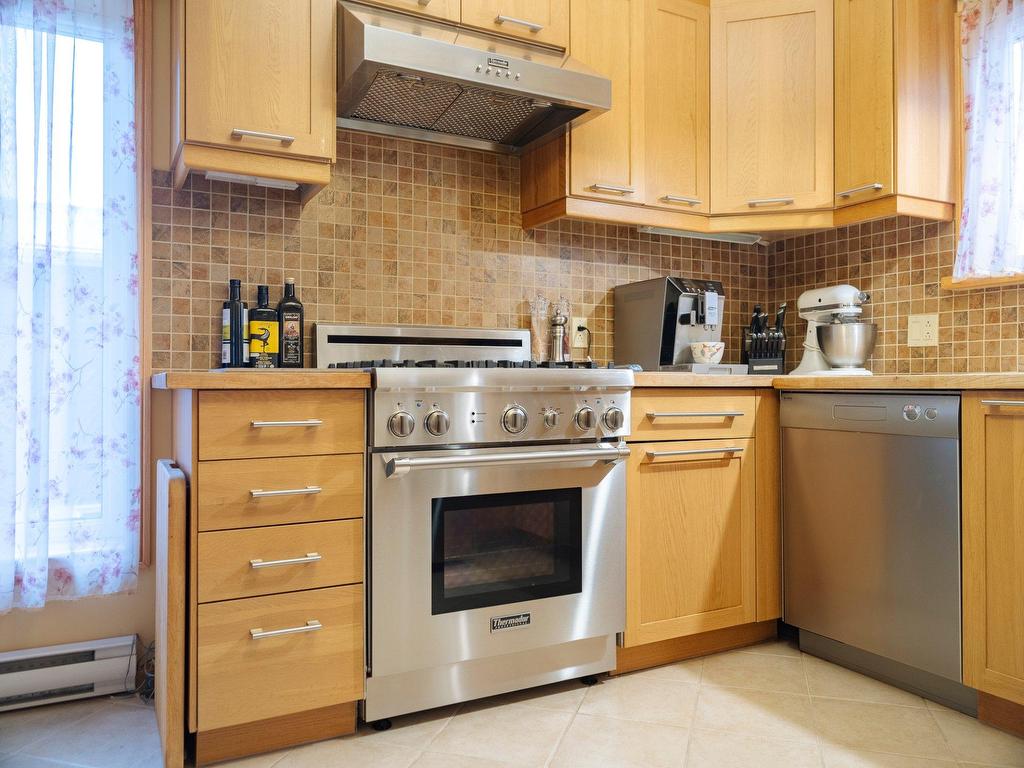 









686


Av. Arnaud

,
Sept-Îles,




QC
G4R3B9

