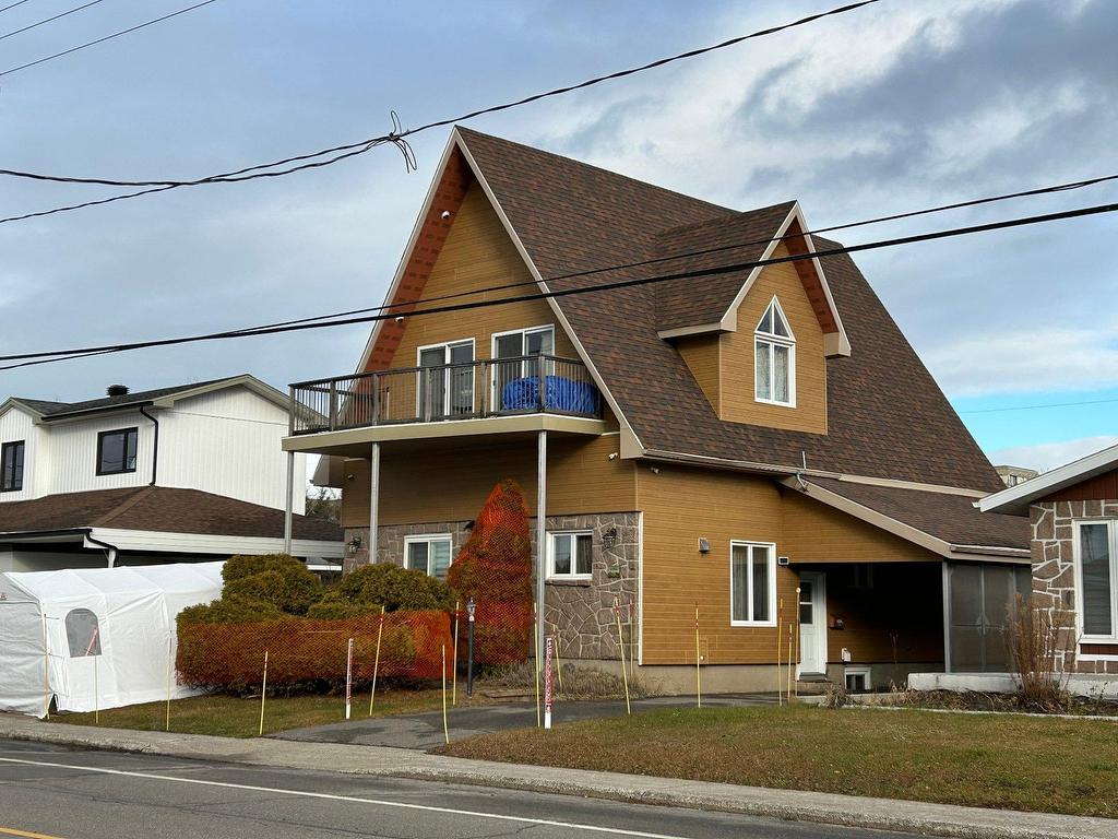 









686


Av. Arnaud

,
Sept-Îles,




QC
G4R3B9

