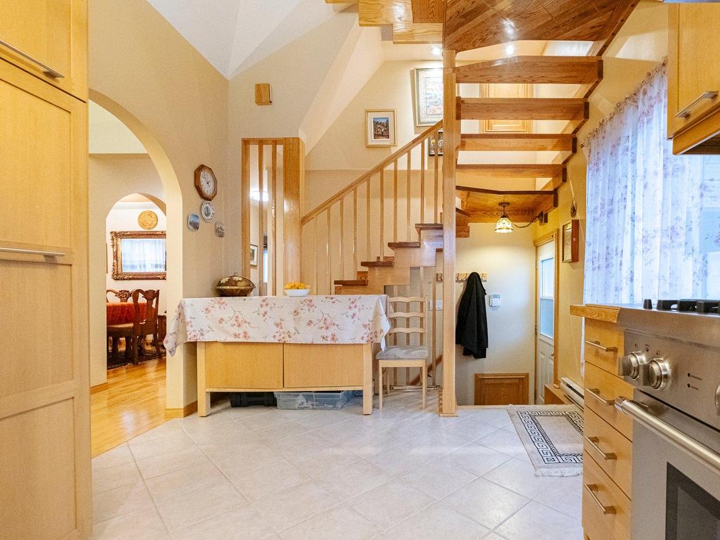 









686


Av. Arnaud

,
Sept-Îles,




QC
G4R3B9

