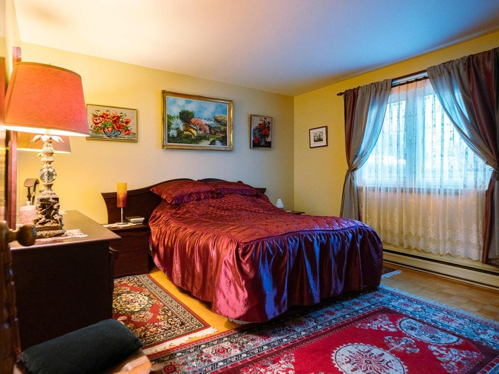 









686


Av. Arnaud

,
Sept-Îles,




QC
G4R3B9


