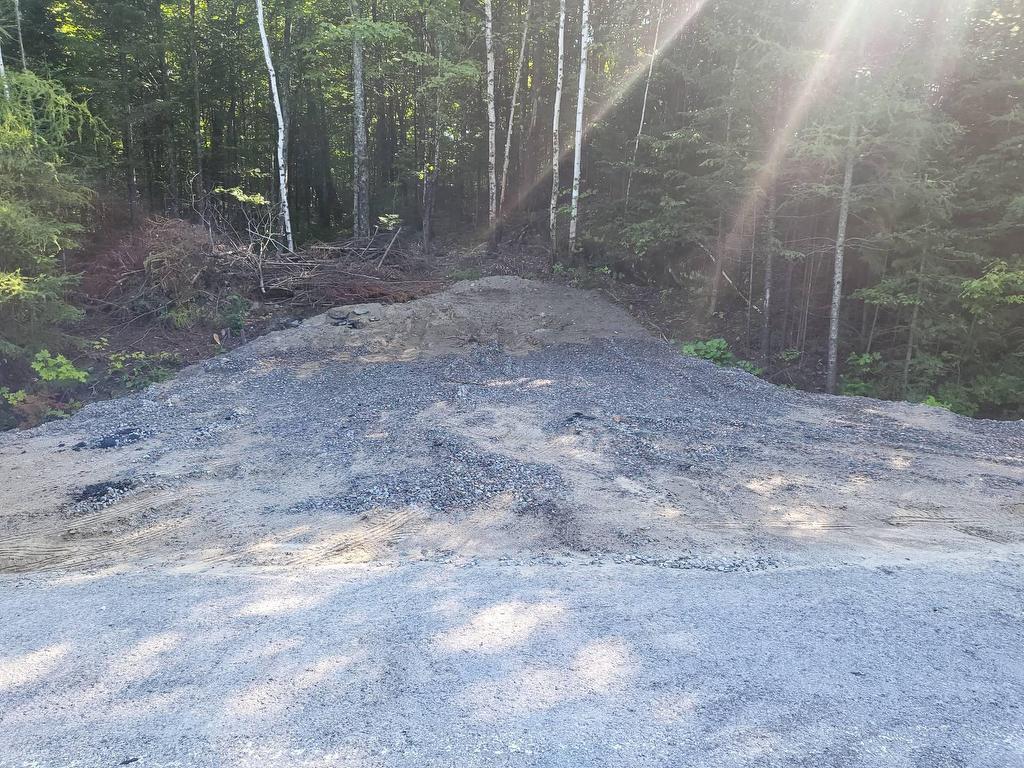 












Route 329

,
Mille-Isles,







QC
J0R1H0

