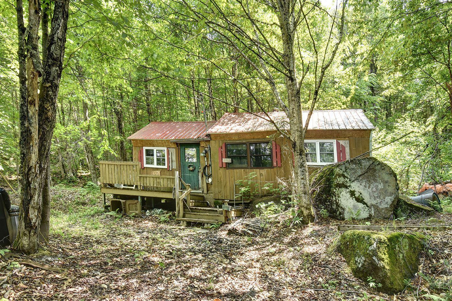 









1761


Ch. des Lacs

,
Mont-Blanc,




QC
J0T1J2

