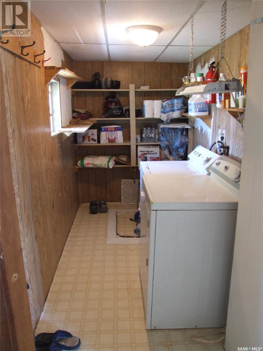 












150 2nd STREET E

,
Fox Valley,




Saskatchewan
S0N0V0

