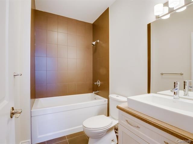 









224


Boul. Alexandre-Taché

, 203,
Gatineau (Hull),




QC
J9A0B8

