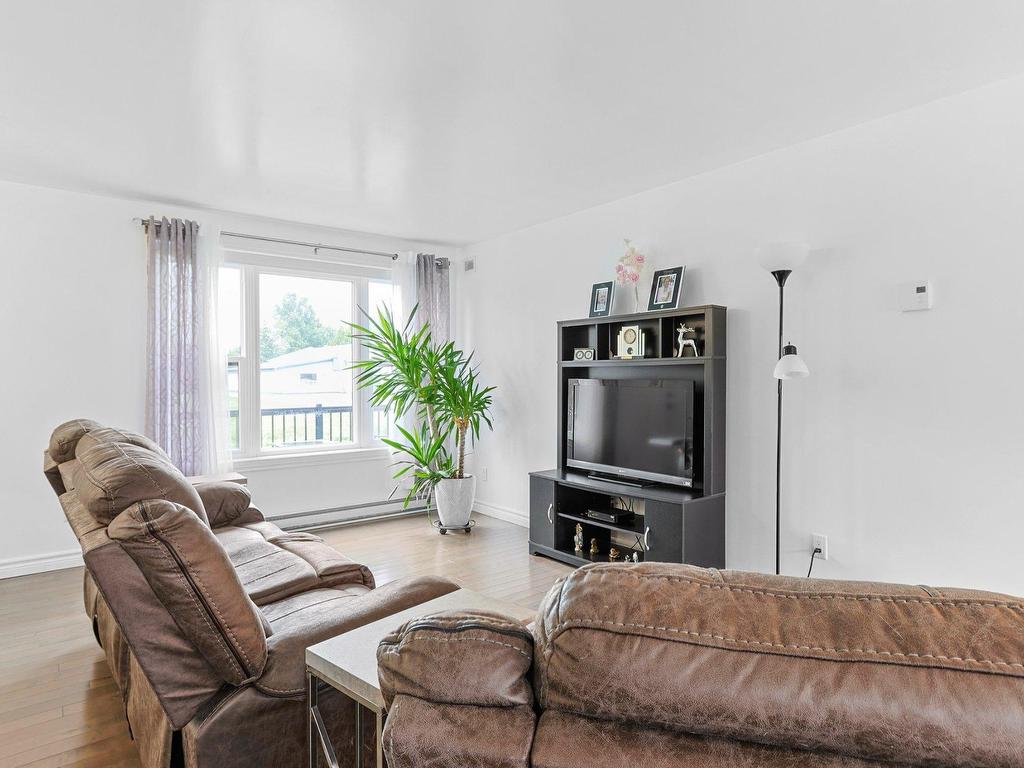 









21


Rue des Moissons

,
Sainte-Barbe,




QC
J0S1P0

