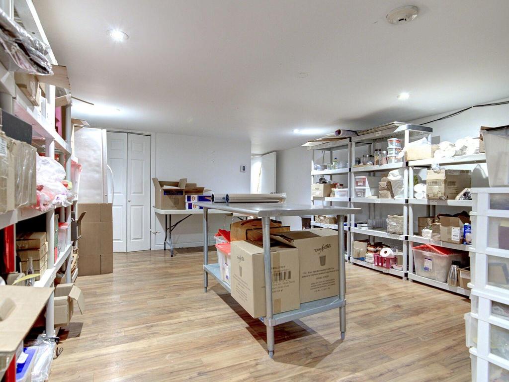 









3


Rue Non Disponible-Unavailable

,
Montréal (Ville-Marie),




QC
H2K1A1

