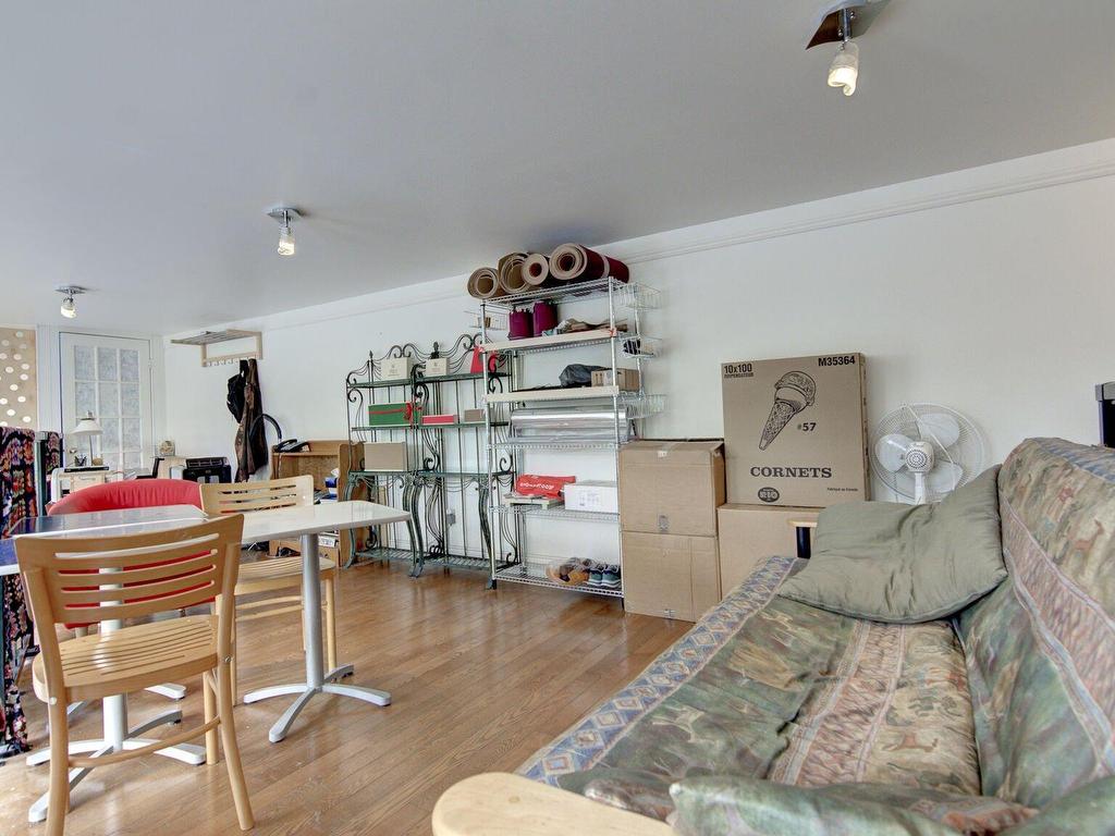 









3


Rue Non Disponible-Unavailable

,
Montréal (Ville-Marie),




QC
H2K1A1


