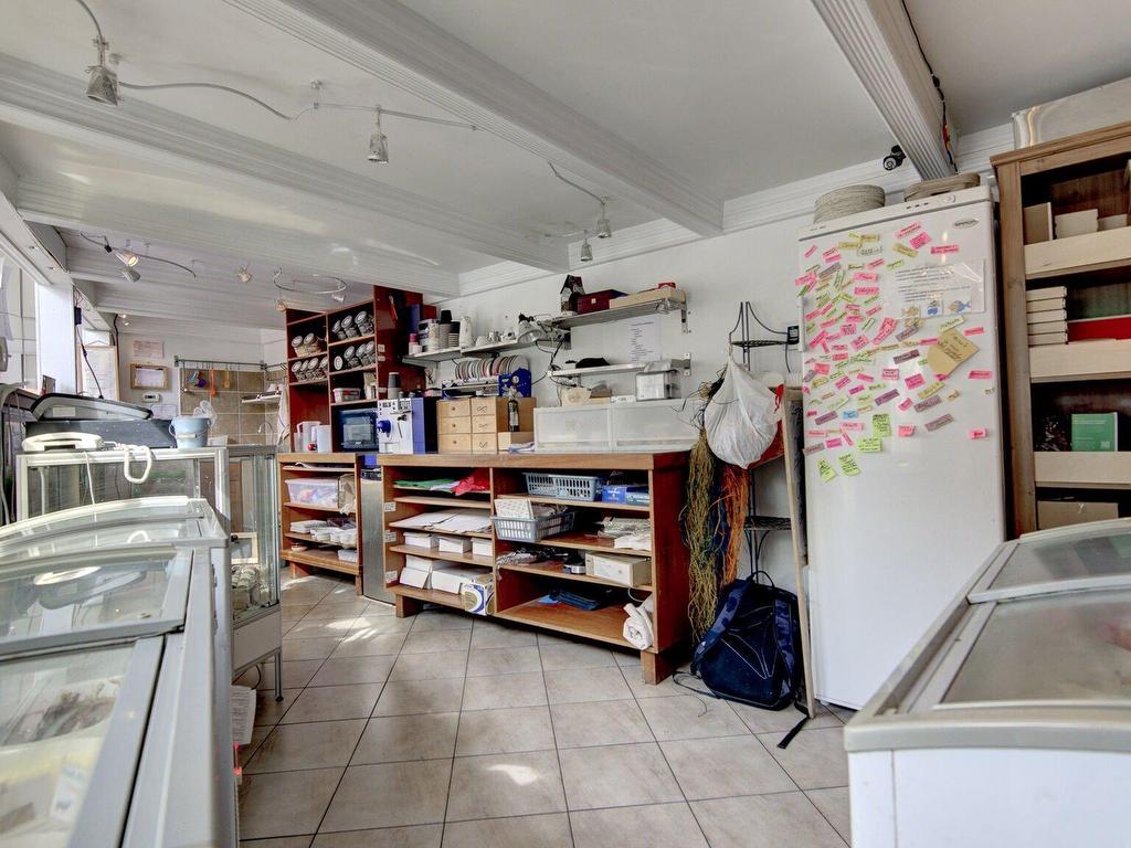 









3


Rue Non Disponible-Unavailable

,
Montréal (Ville-Marie),




QC
H2K1A1

