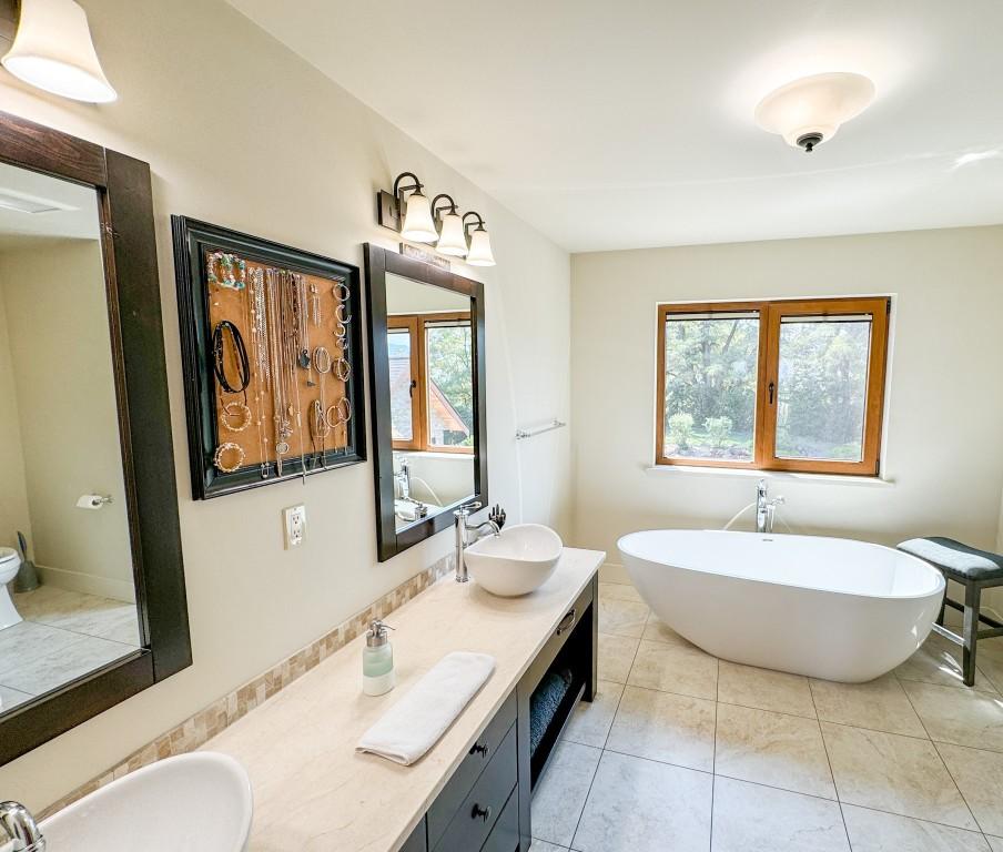 









3175


Valleyview

Road,
Penticton,







BC
V2A 8W8

