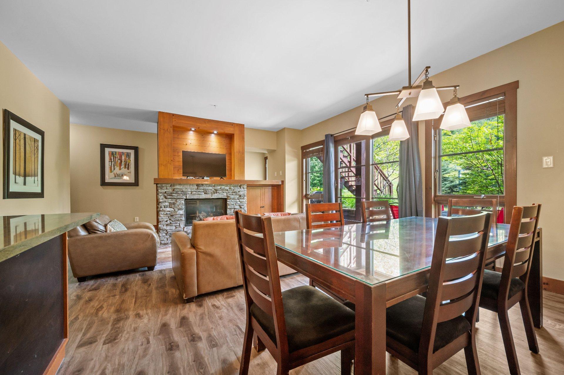 









1520


Ch. du Versant-Soleil

, 10,
Mont-Tremblant,




QC
J8E0A8

