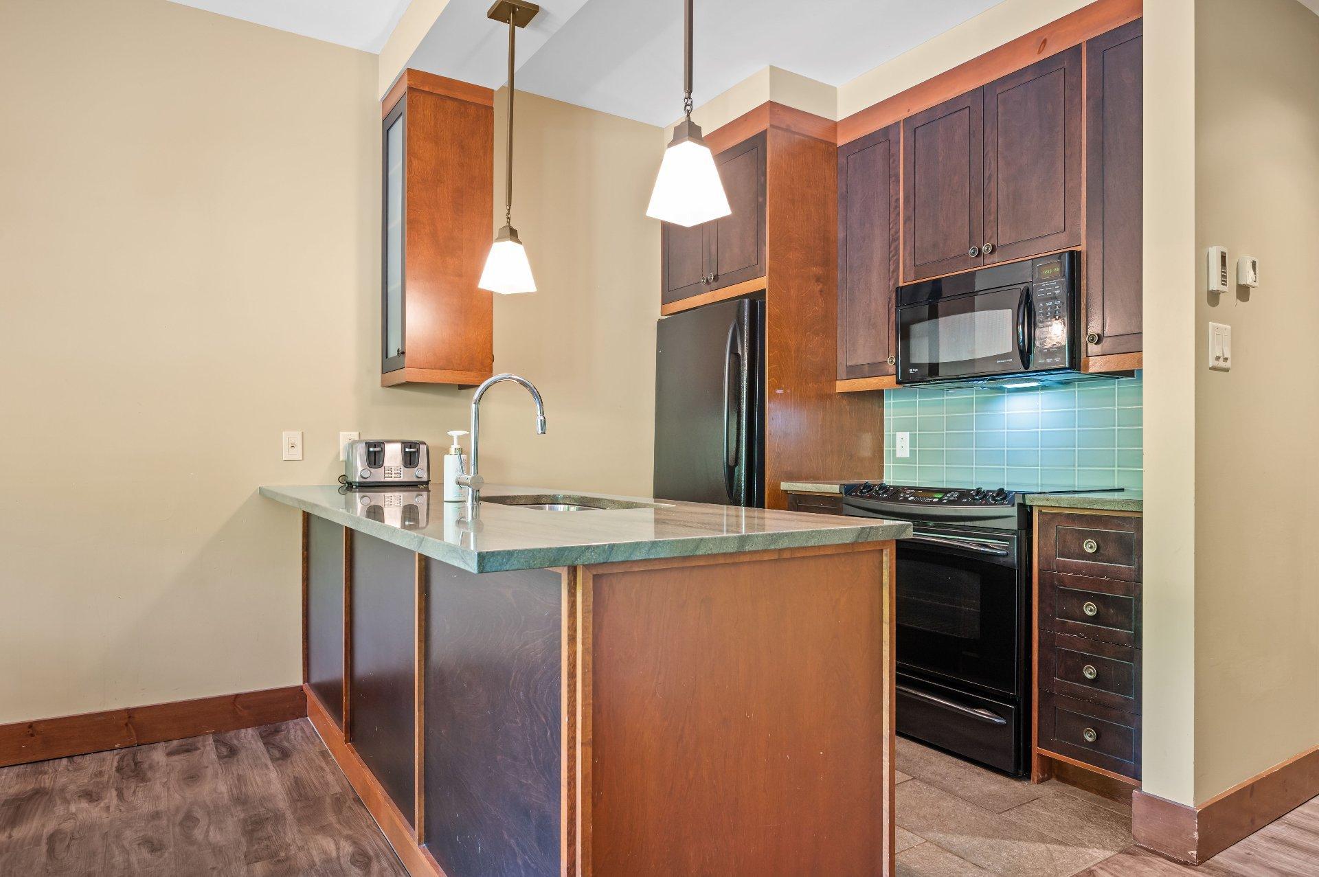 









1520


Ch. du Versant-Soleil

, 10,
Mont-Tremblant,




QC
J8E0A8

