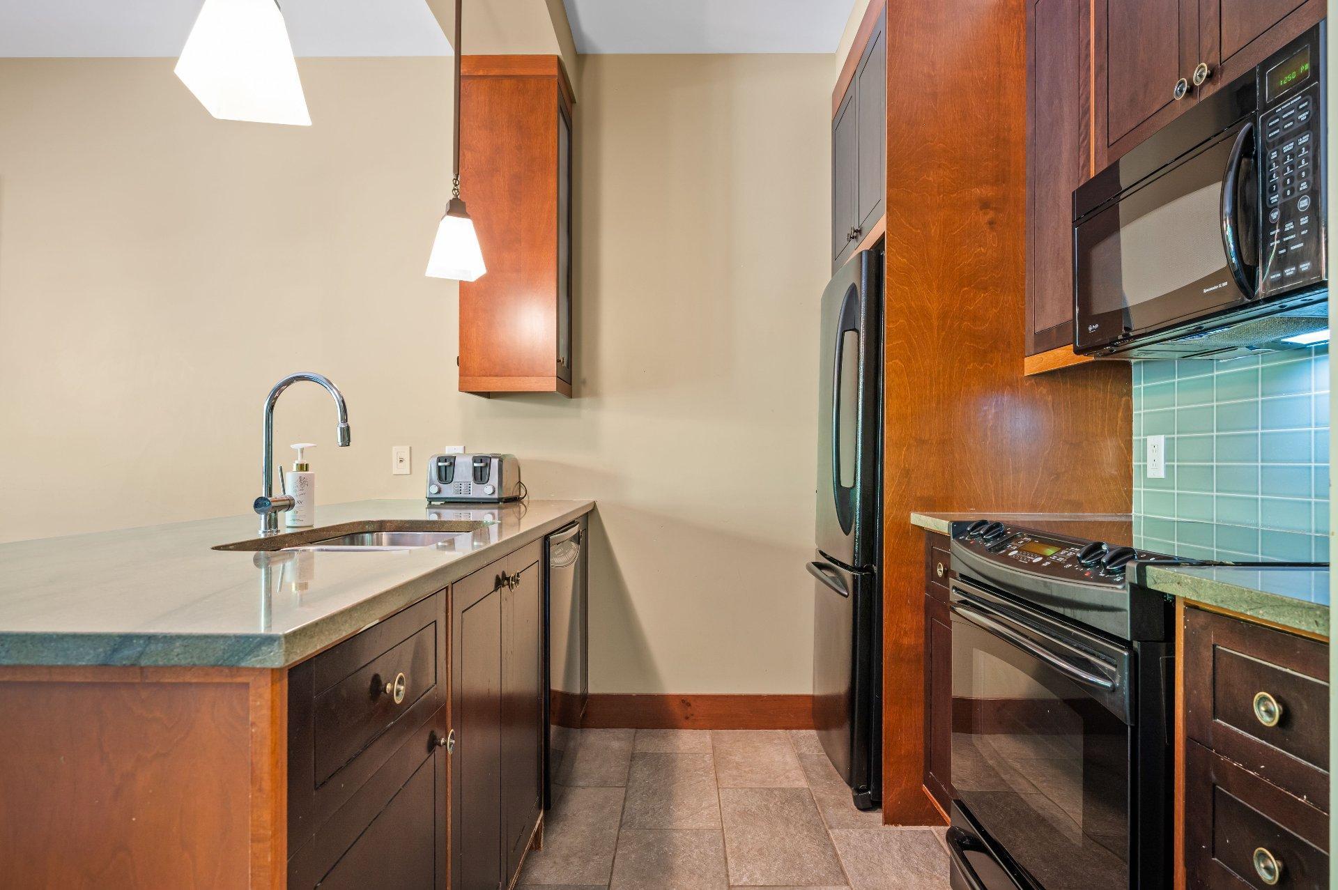 









1520


Ch. du Versant-Soleil

, 10,
Mont-Tremblant,




QC
J8E0A8

