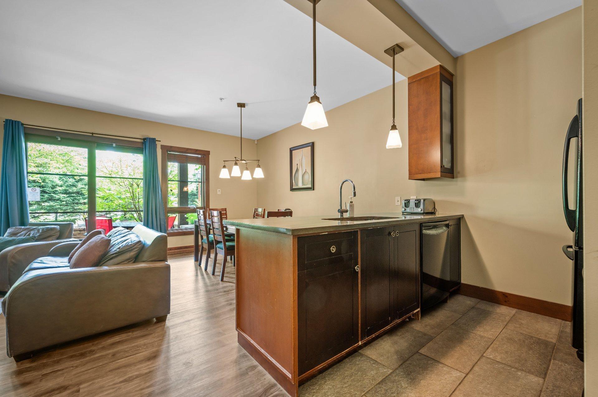 









1520


Ch. du Versant-Soleil

, 10,
Mont-Tremblant,




QC
J8E0A8

