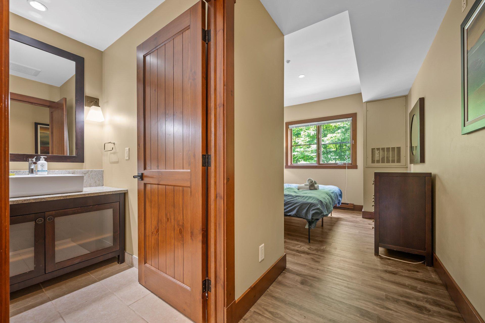 









1520


Ch. du Versant-Soleil

, 10,
Mont-Tremblant,




QC
J8E0A8

