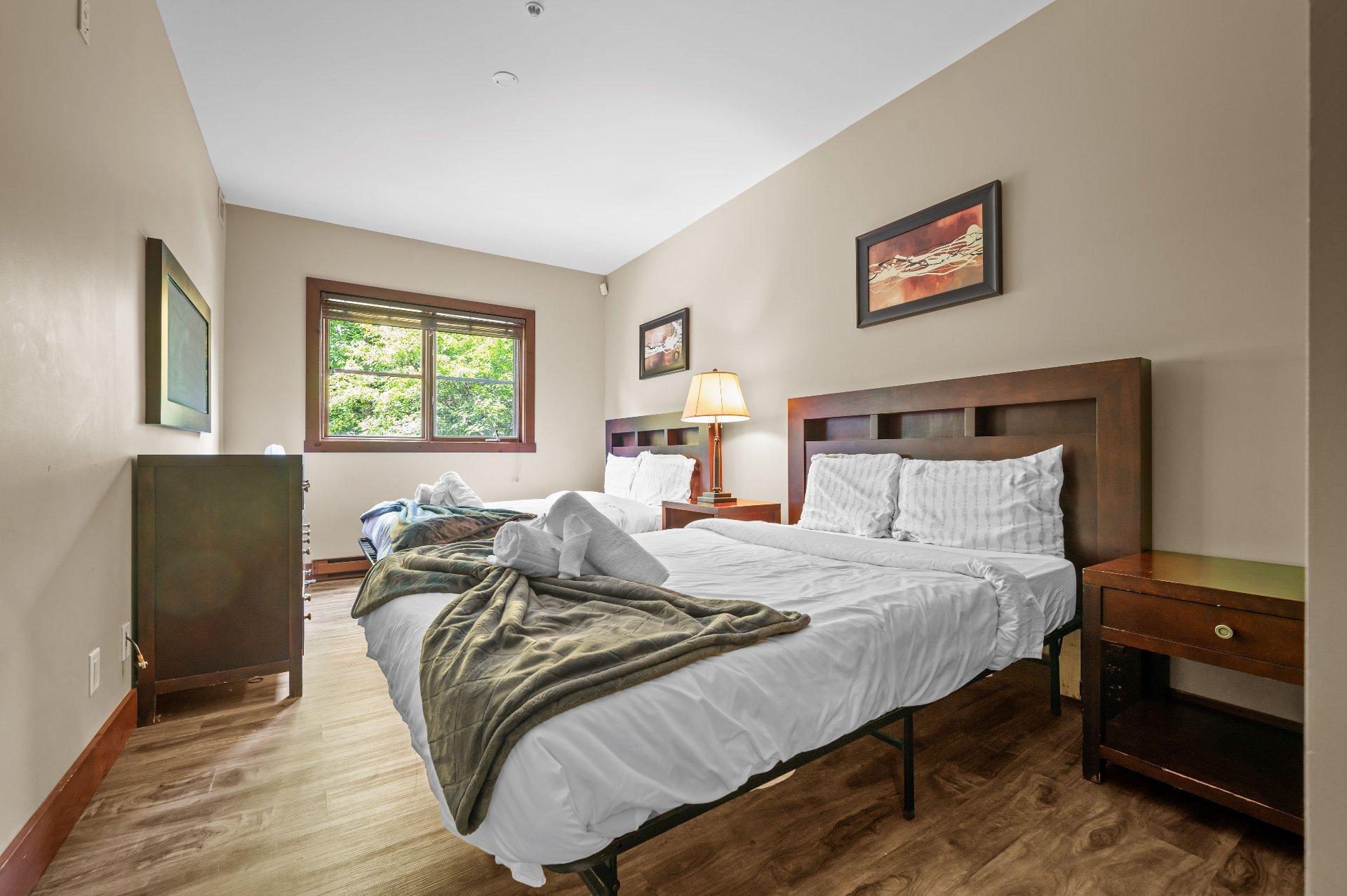 









1520


Ch. du Versant-Soleil

, 10,
Mont-Tremblant,




QC
J8E0A8

