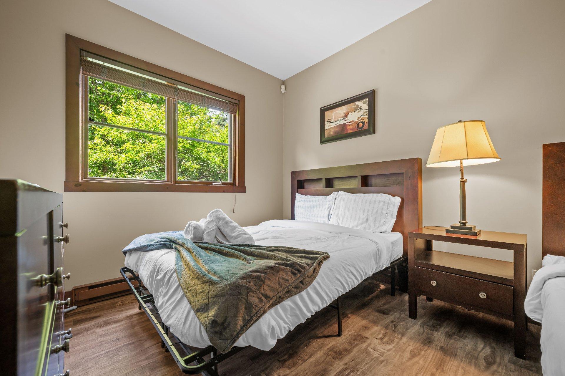 









1520


Ch. du Versant-Soleil

, 10,
Mont-Tremblant,




QC
J8E0A8

