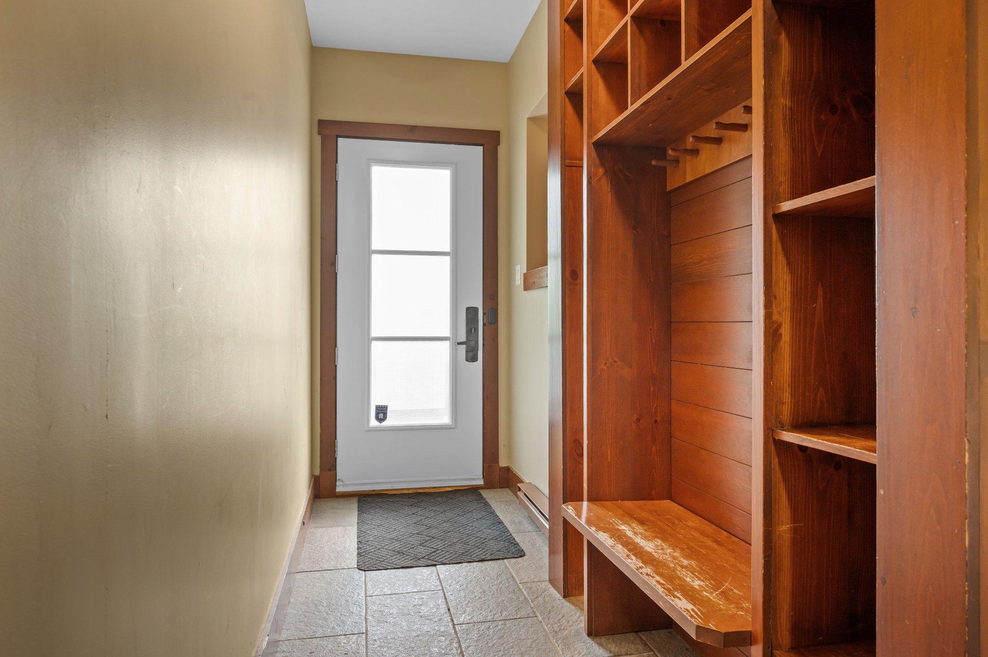 









1520


Ch. du Versant-Soleil

, 10,
Mont-Tremblant,




QC
J8E0A8

