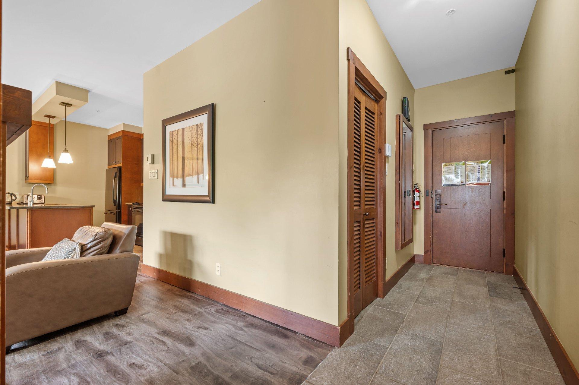 









1520


Ch. du Versant-Soleil

, 10,
Mont-Tremblant,




QC
J8E0A8

