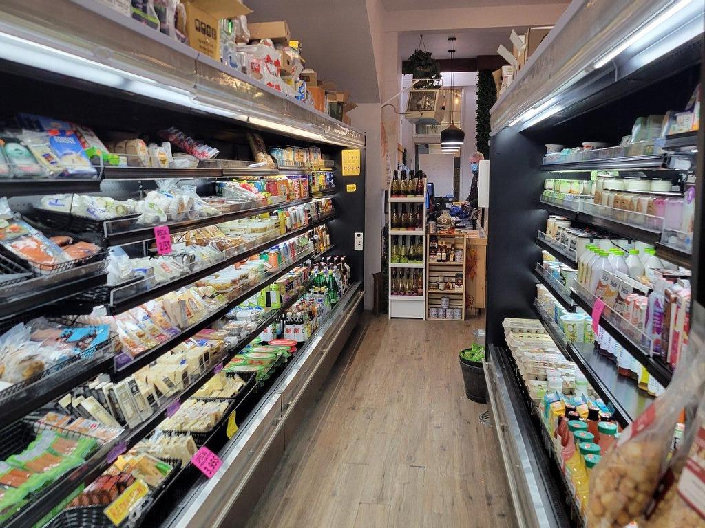 









1420


Av. Laurier E.

,
Montréal (Le Plateau-Mont-Royal),




QC
H2J1H5

