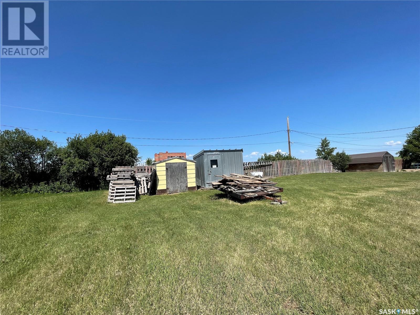 












304 King STREET

,
Smiley,




Saskatchewan
S0L2Z0

