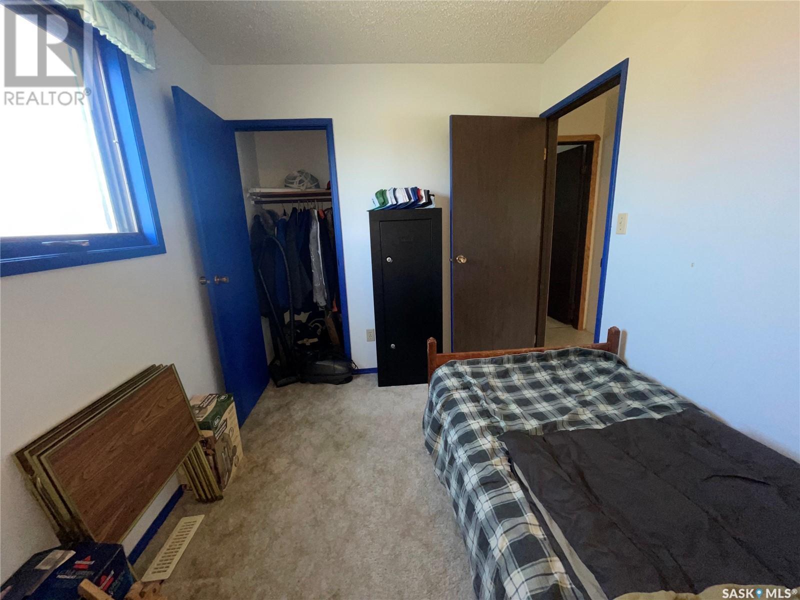 












304 King STREET

,
Smiley,




Saskatchewan
S0L2Z0

